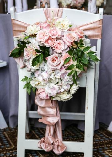pink-floral-chair-decor