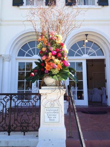 Pedestal Flowers For Wedding Reception, Appleton WI Wedding Florist, Memorial Florists